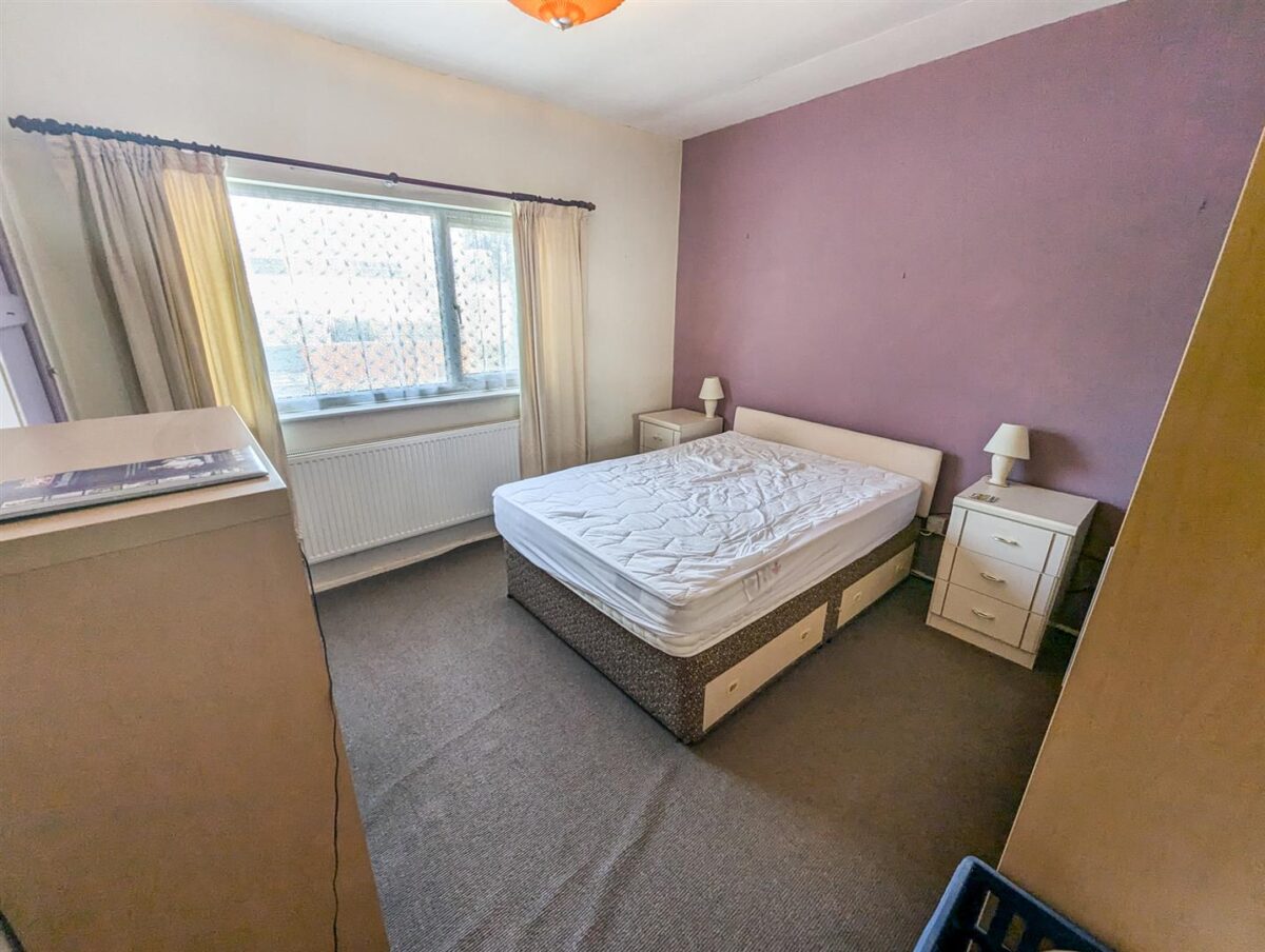 Croyde Avenue, Corby