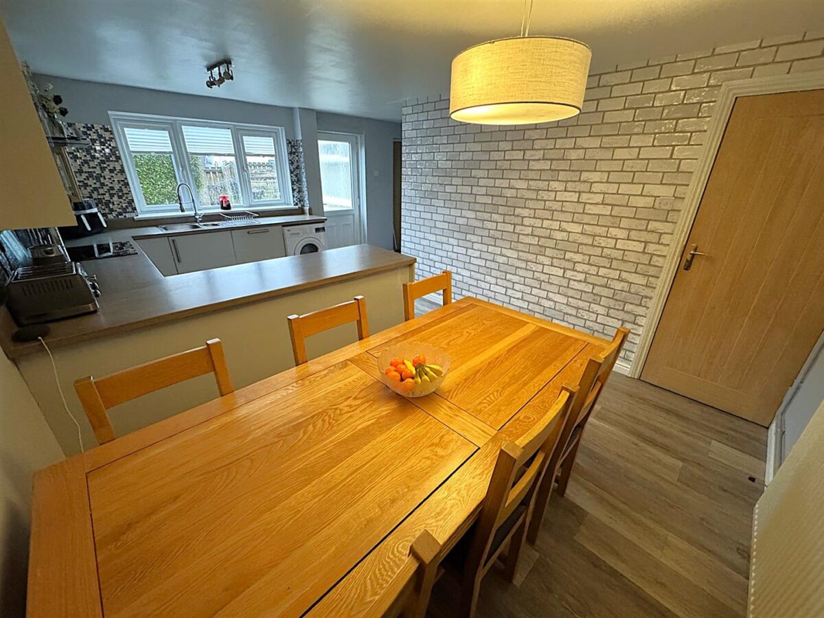Jura Close, Corby