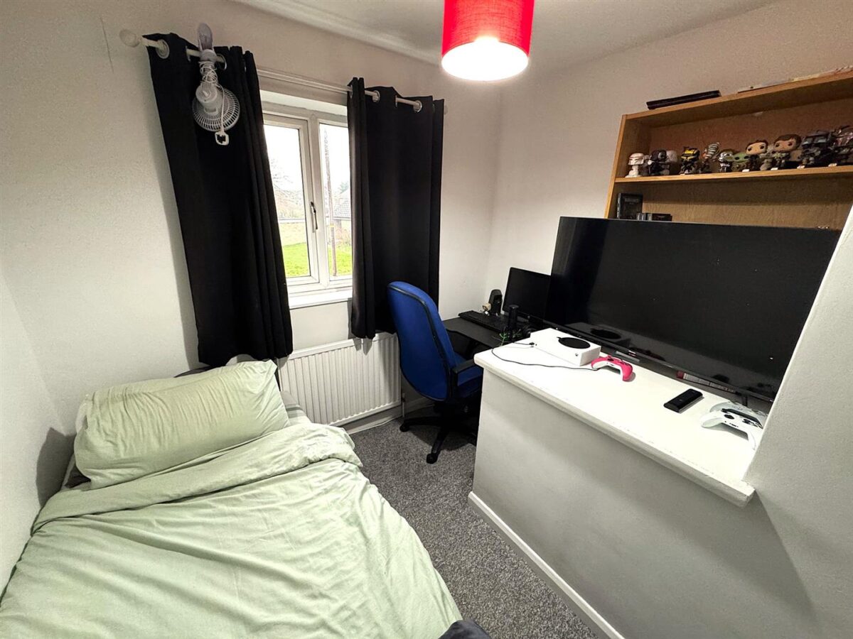 Farmstead Road, Corby