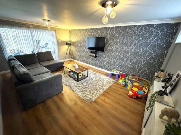 Jura Close, Corby