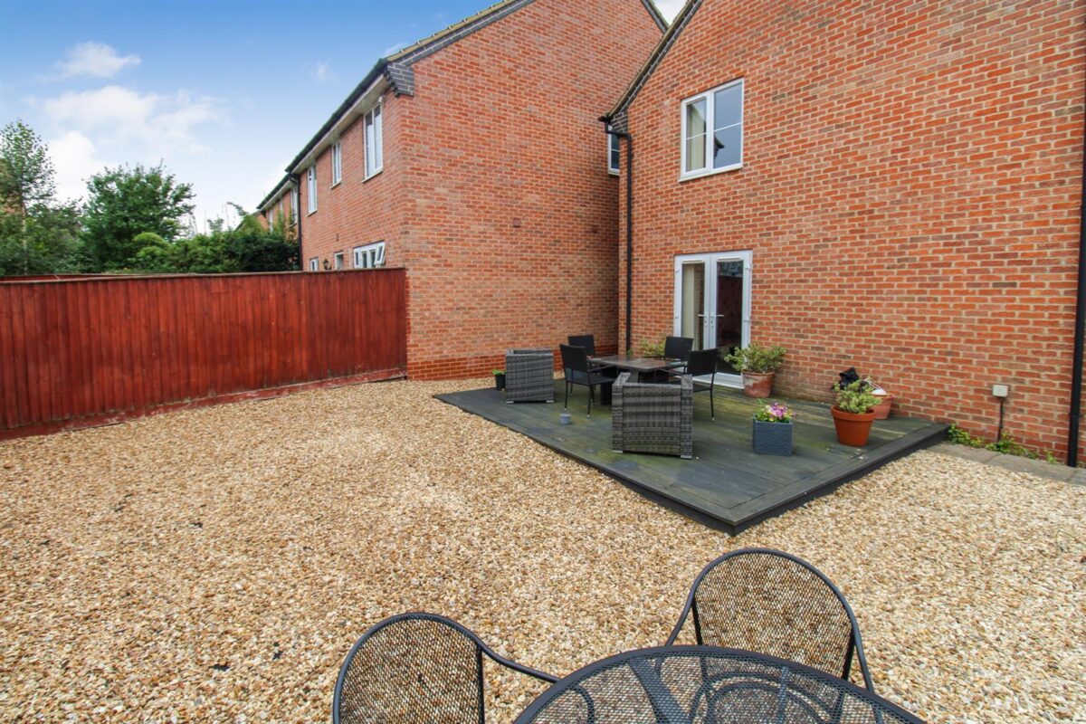 Dunnock Road, Corby