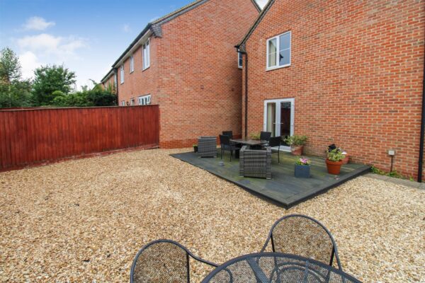 Dunnock Road, Corby