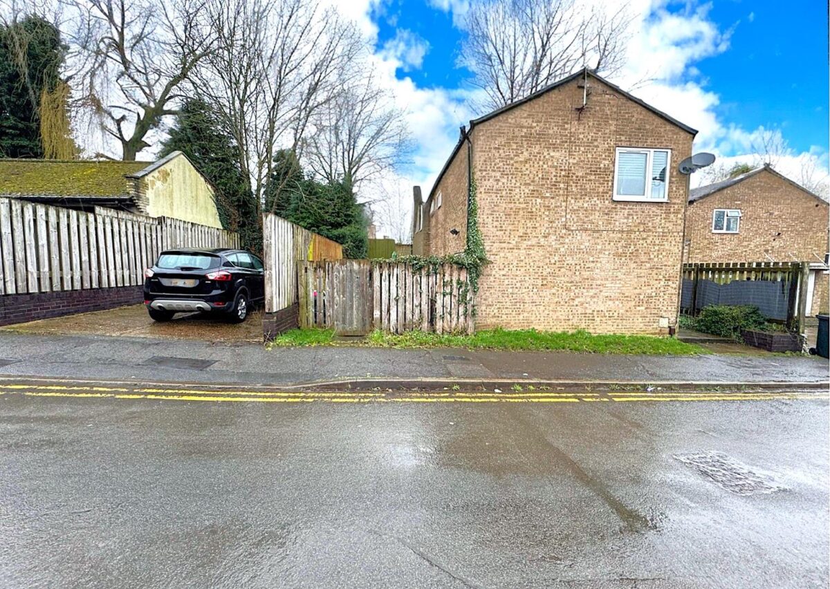 Meeting Lane, Corby