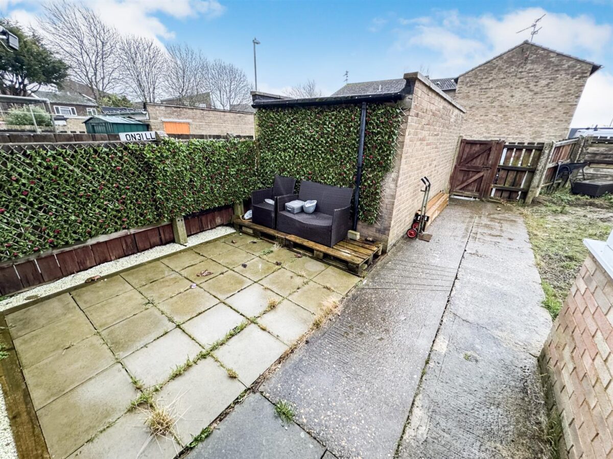Jura Close, Corby