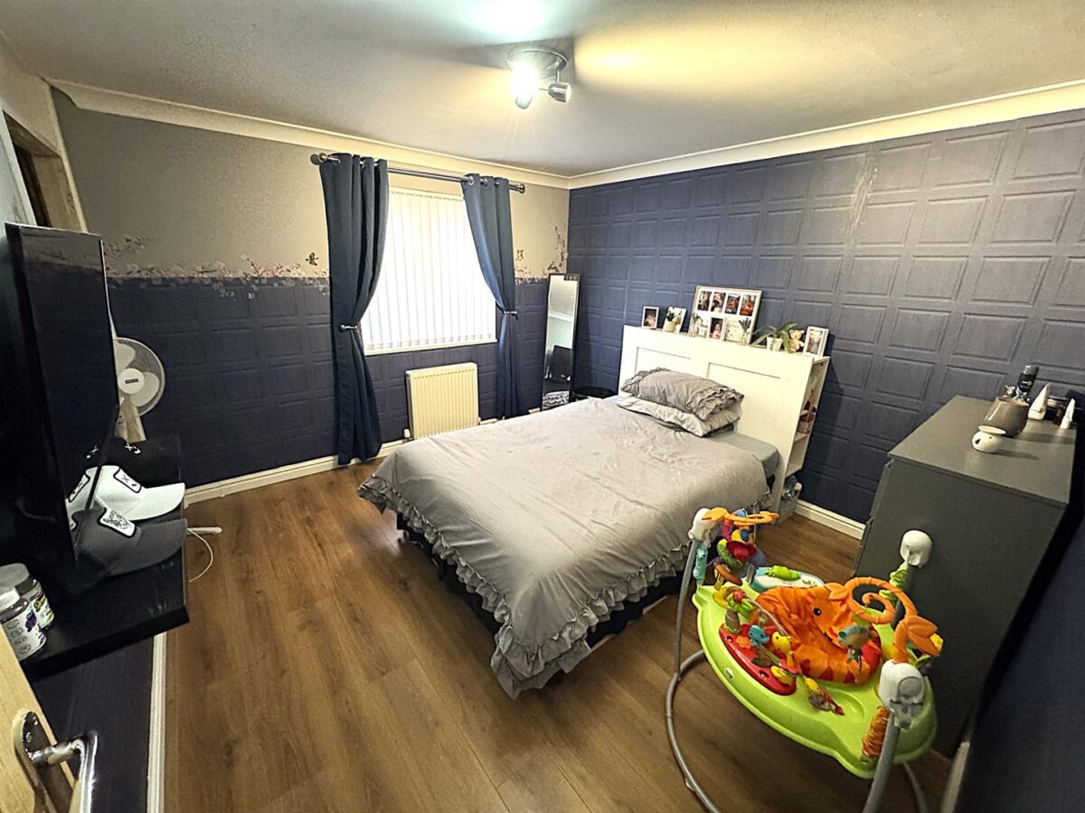Jura Close, Corby