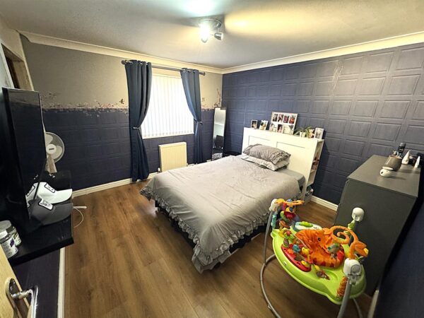 Jura Close, Corby