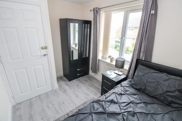 Dunnock Road, Corby