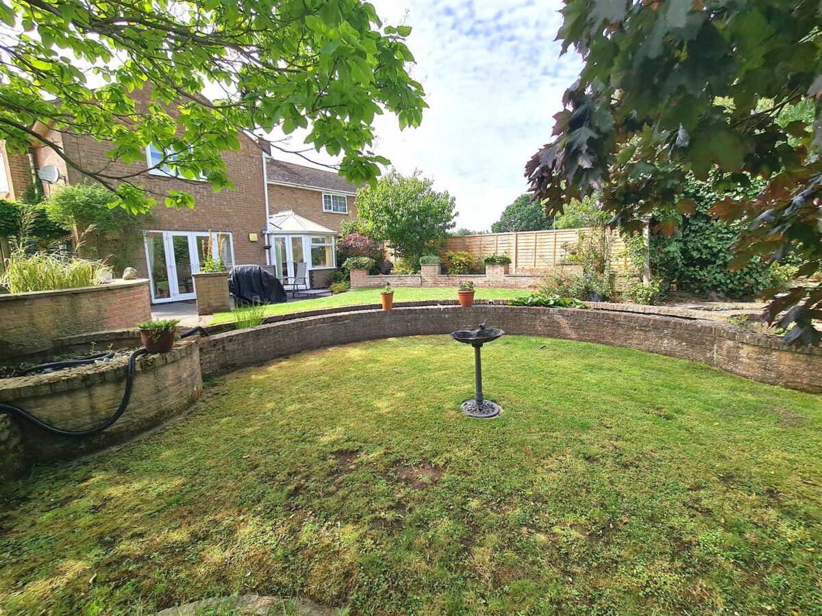 Tower Hill Road, Corby