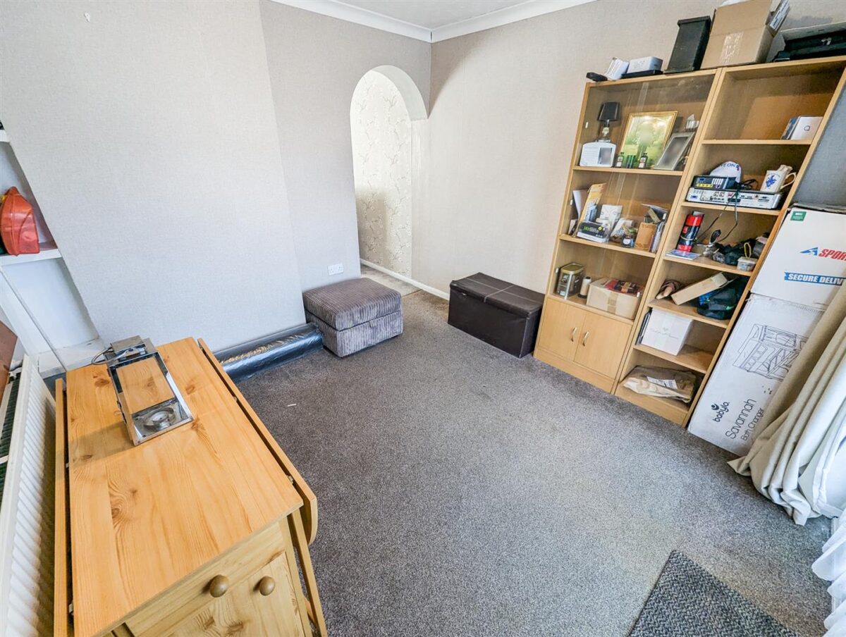 Croyde Avenue, Corby