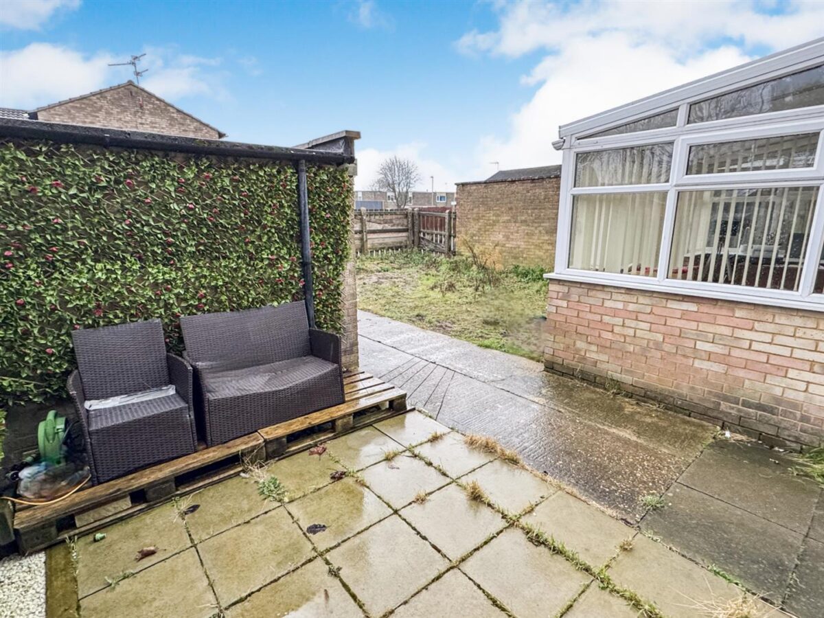 Jura Close, Corby