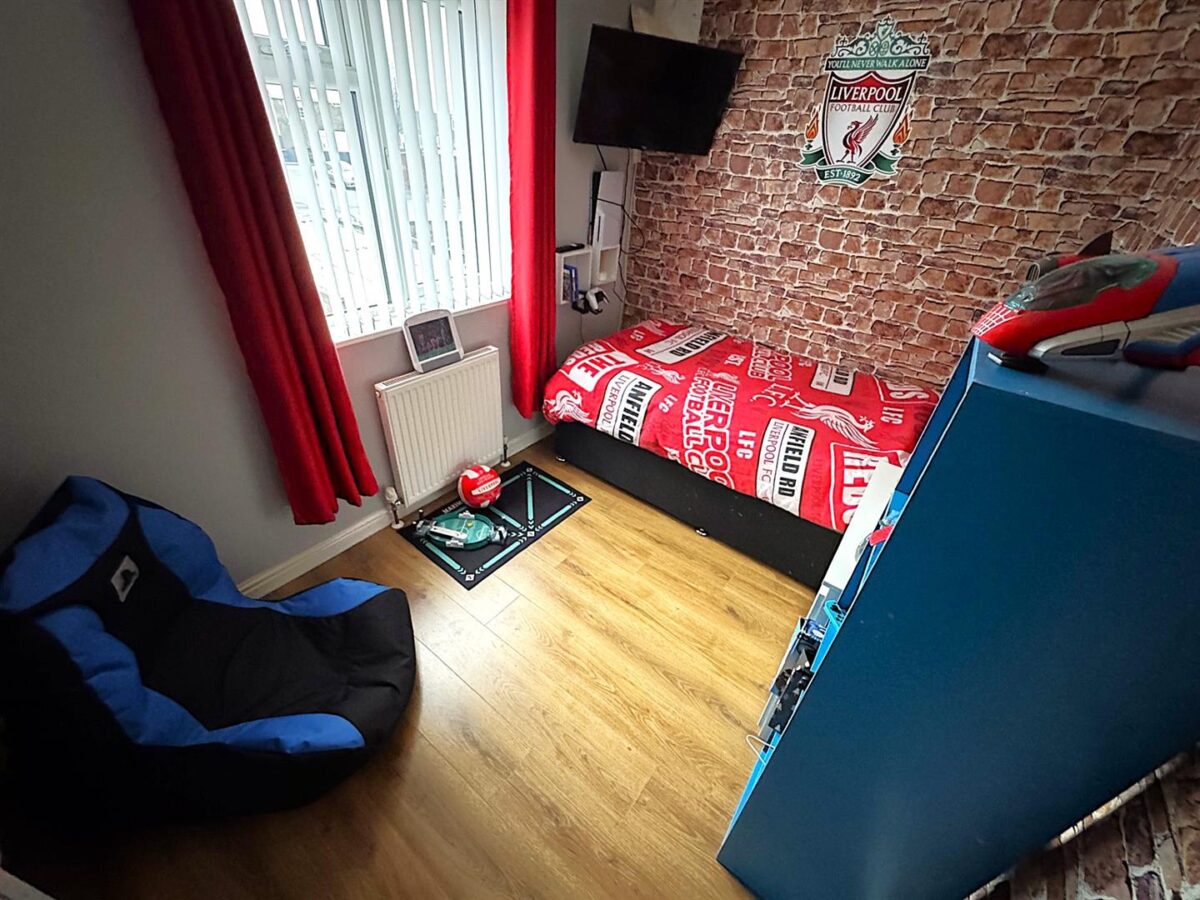 Jura Close, Corby