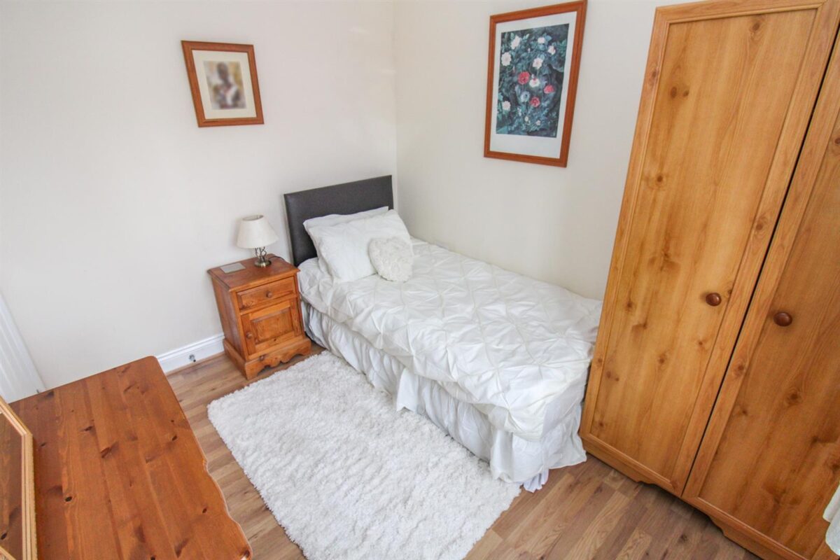 Dunnock Road, Corby
