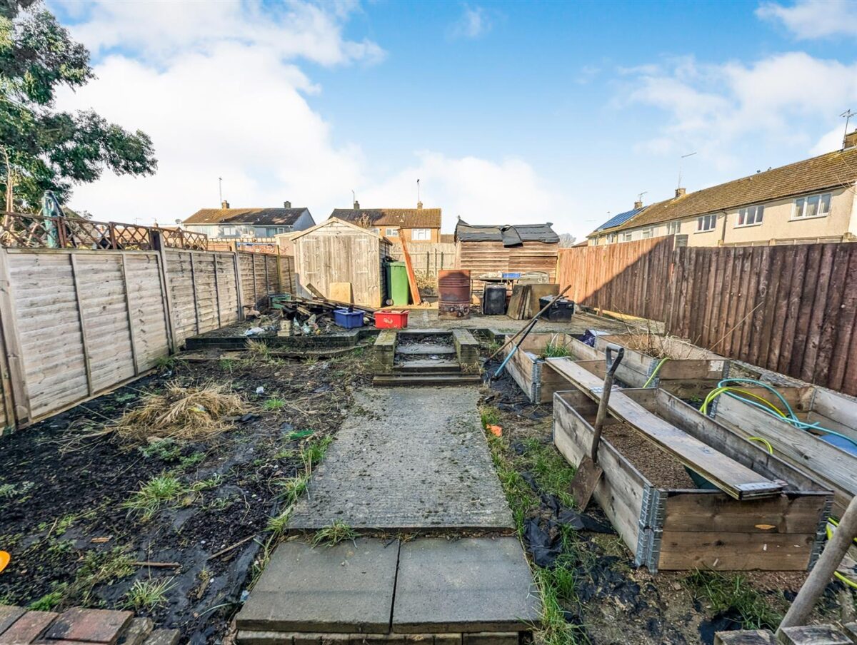 Croyde Avenue, Corby