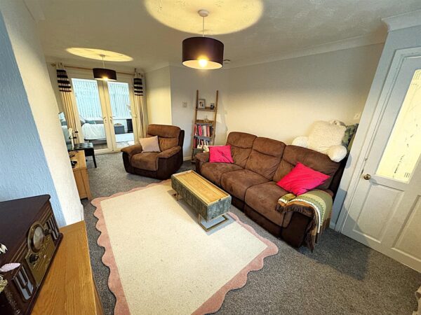 Farmstead Road, Corby