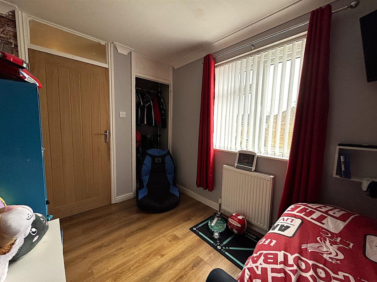 Jura Close, Corby