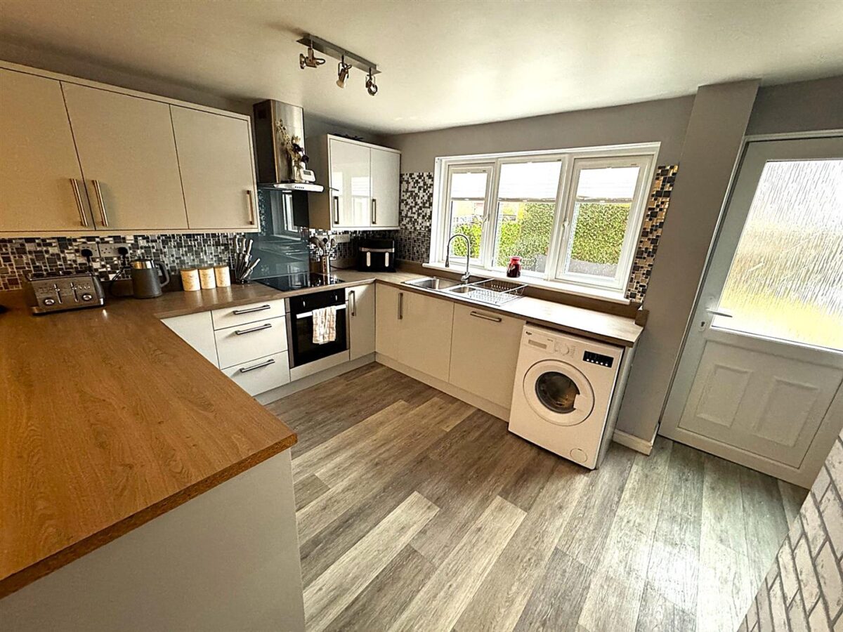 Jura Close, Corby