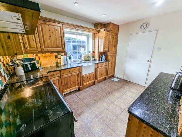 Tower Hill Road, Corby