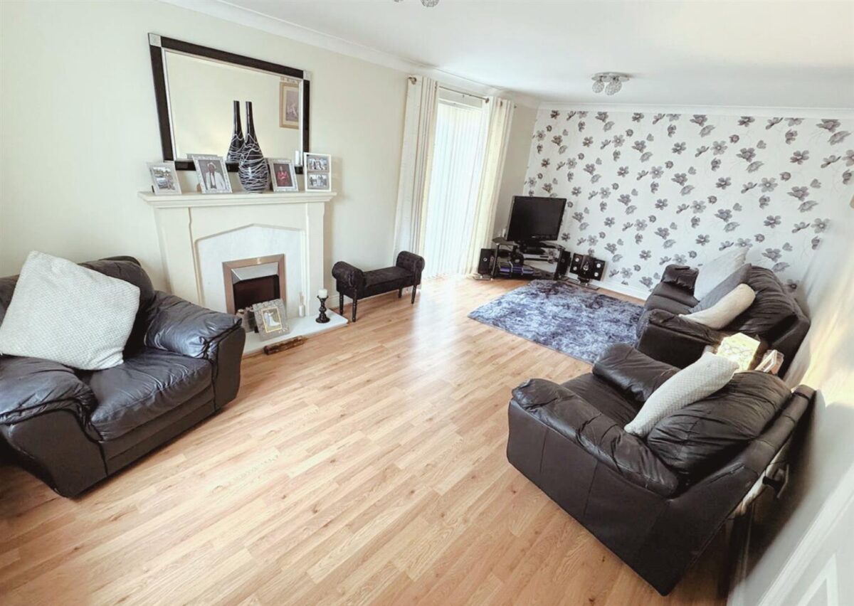 Dunnock Road, Corby