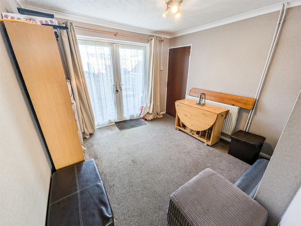 Croyde Avenue, Corby