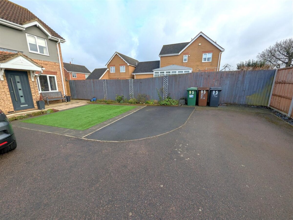 Hempland Close, Great Oakley, Corby