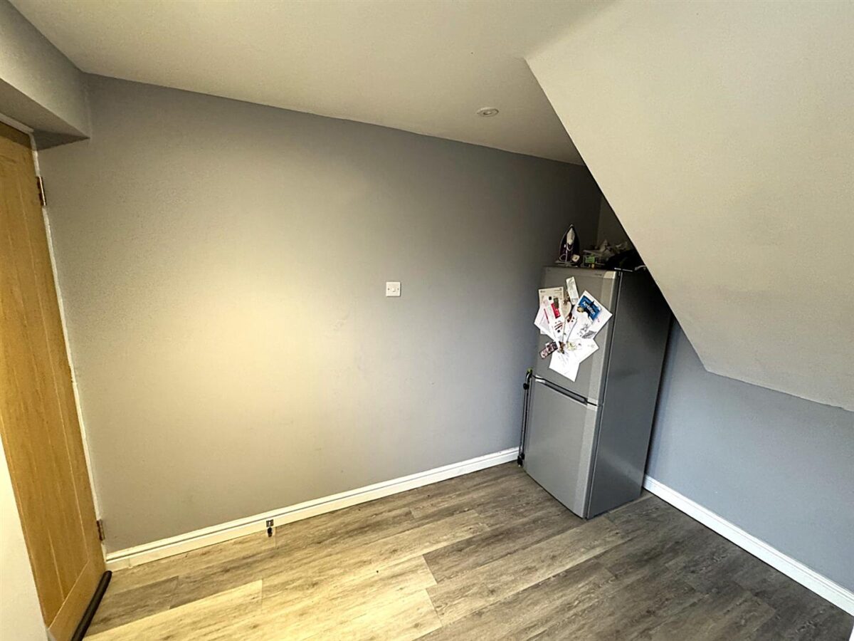 Jura Close, Corby