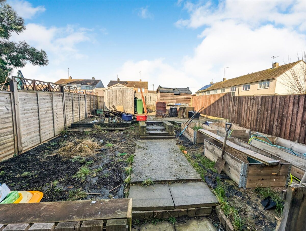 Croyde Avenue, Corby