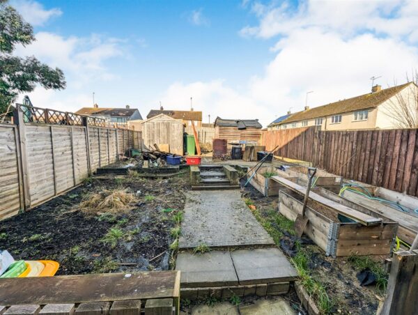 Croyde Avenue, Corby