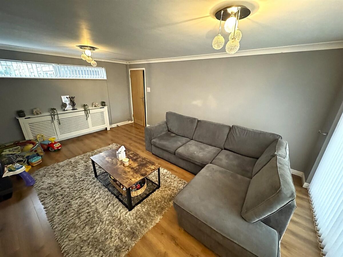 Jura Close, Corby
