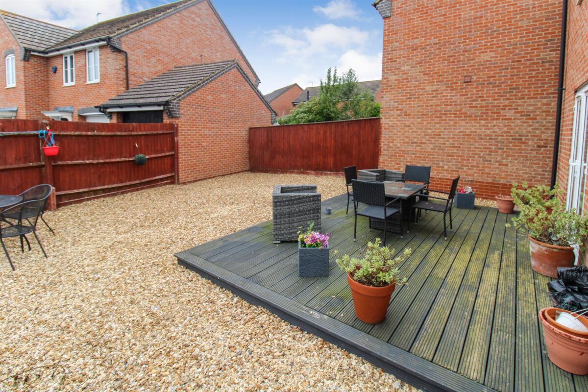 Dunnock Road, Corby