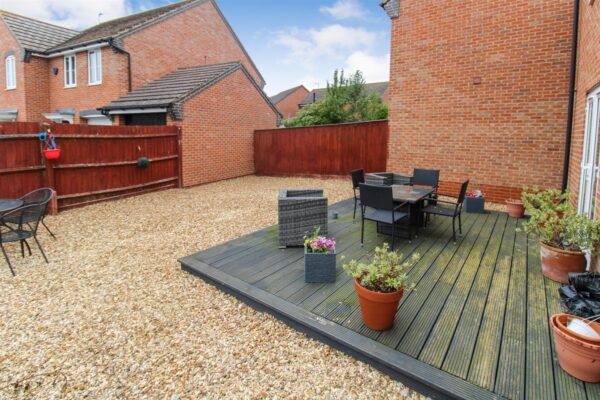 Dunnock Road, Corby