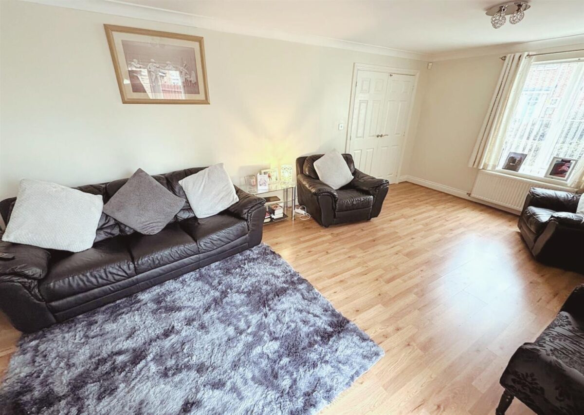 Dunnock Road, Corby