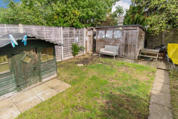 Farmstead Road, Corby