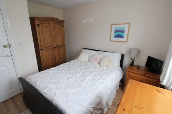 Dunnock Road, Corby