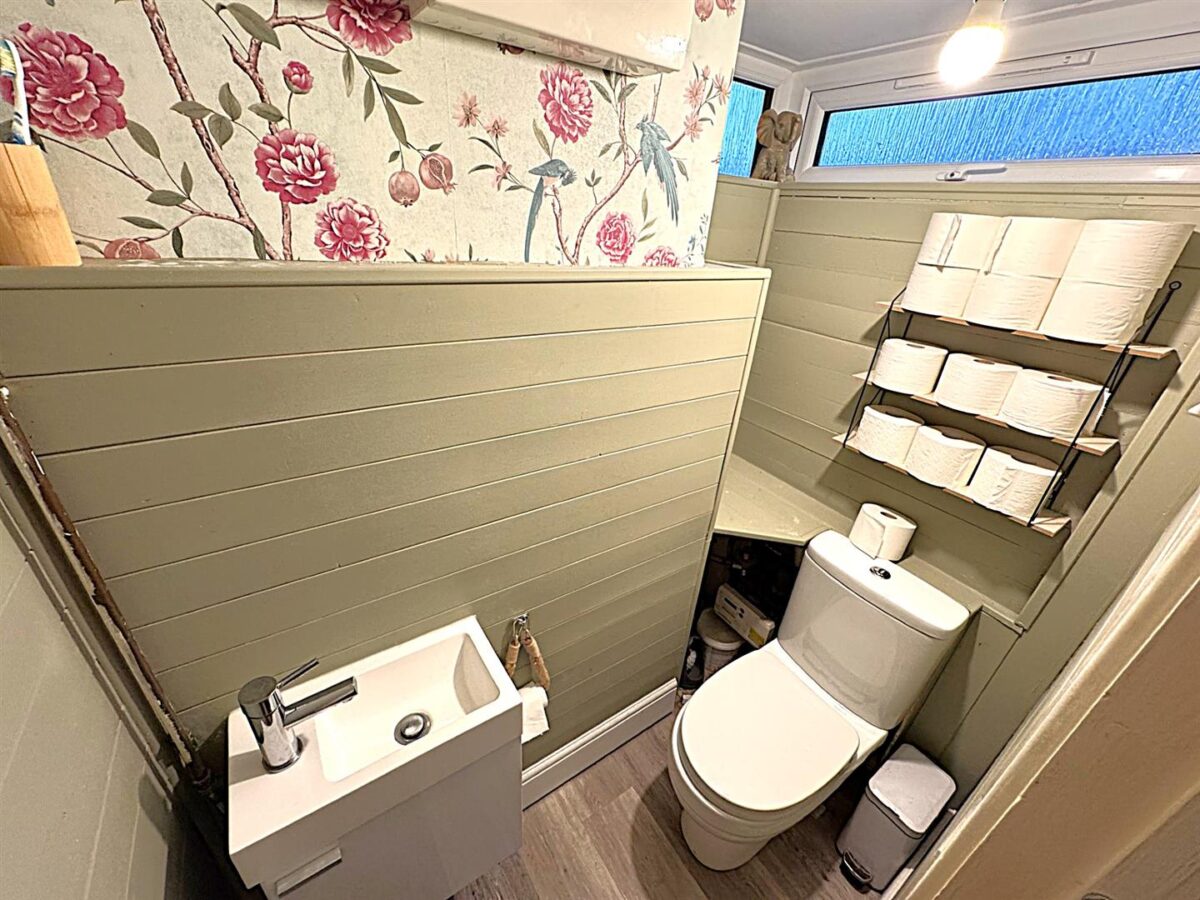 Jura Close, Corby