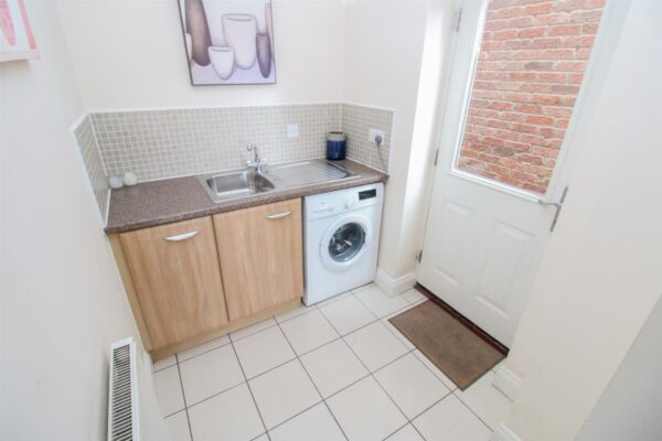 Dunnock Road, Corby