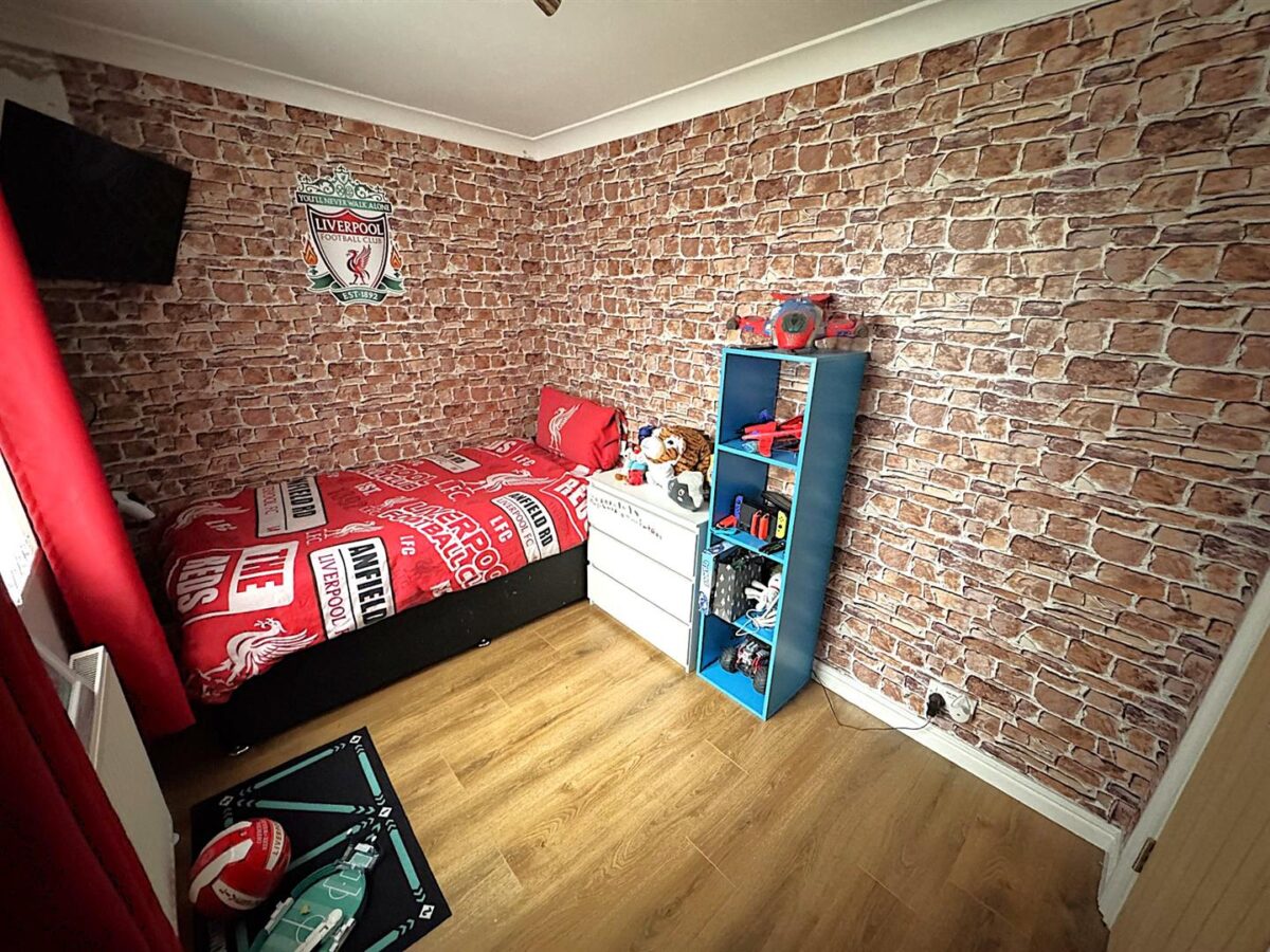 Jura Close, Corby