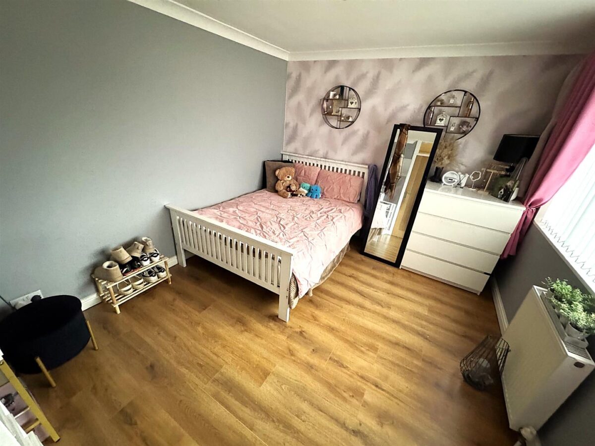 Jura Close, Corby