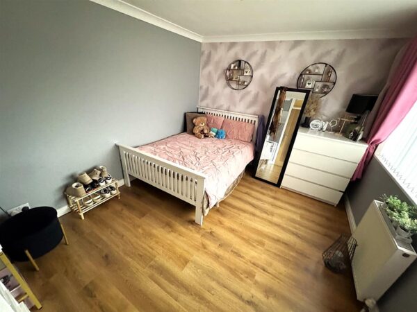 Jura Close, Corby