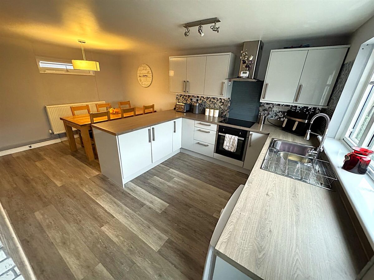 Jura Close, Corby