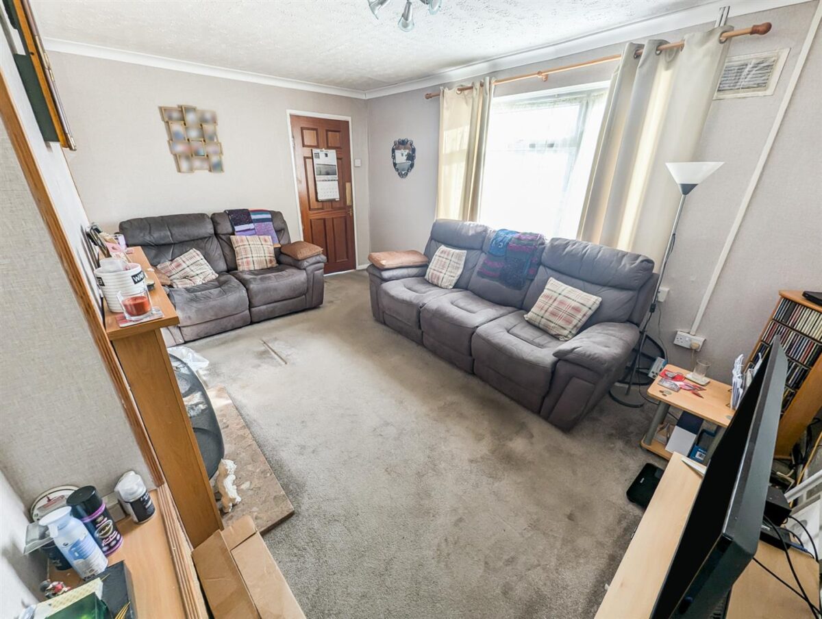 Croyde Avenue, Corby