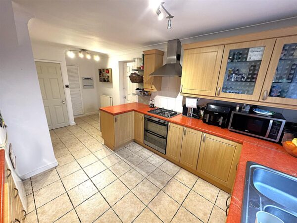 Shire Road, Corby