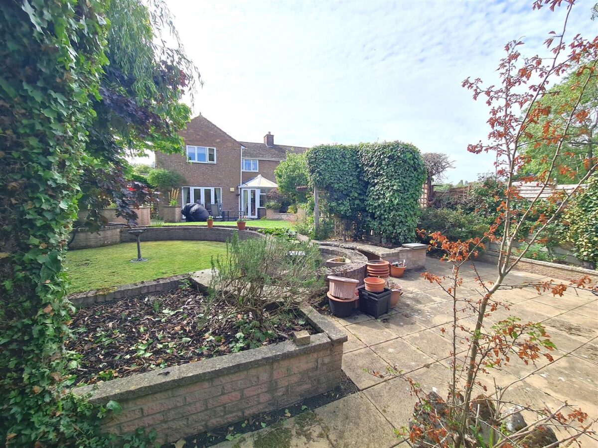 Tower Hill Road, Corby