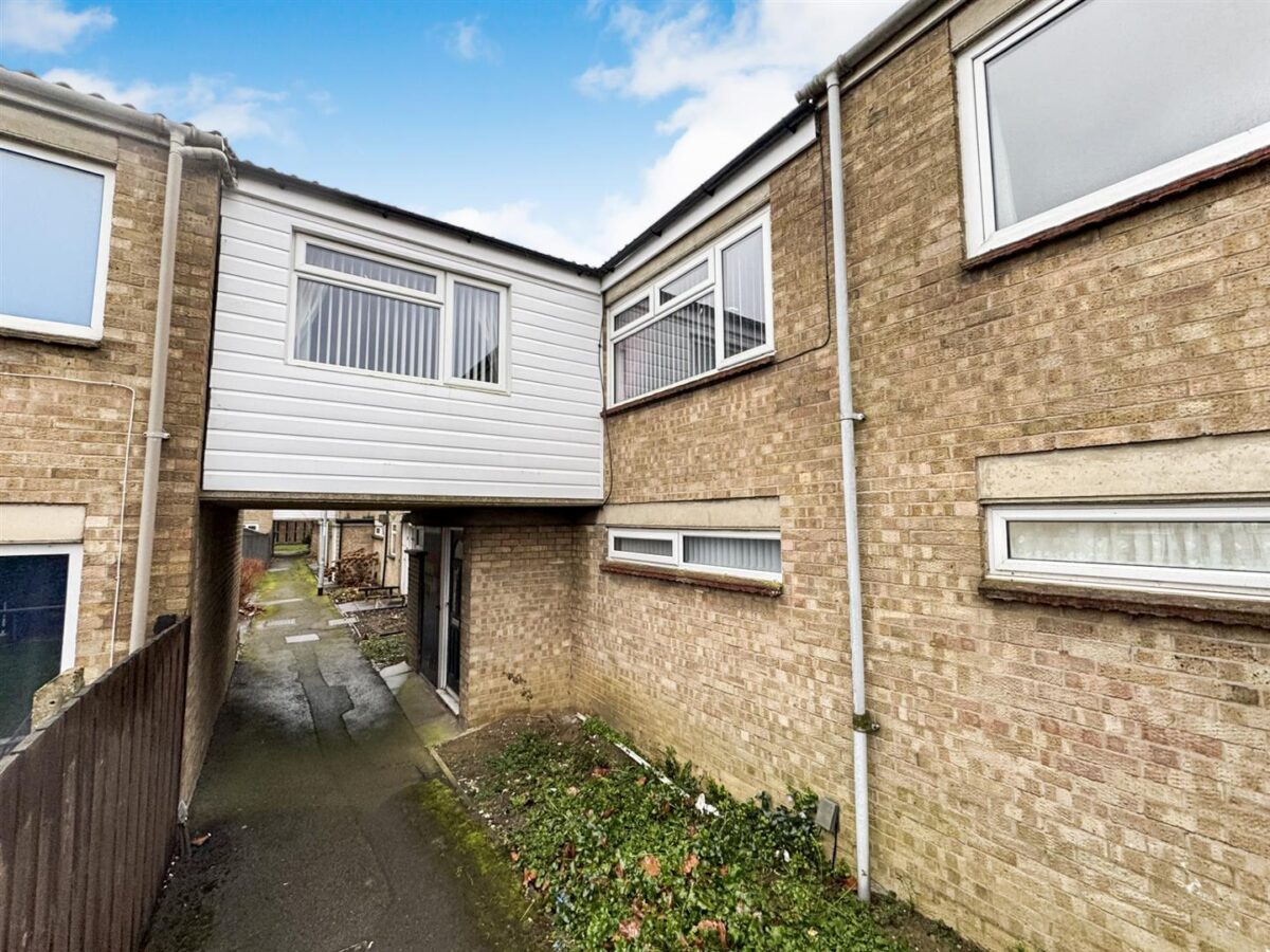 Jura Close, Corby