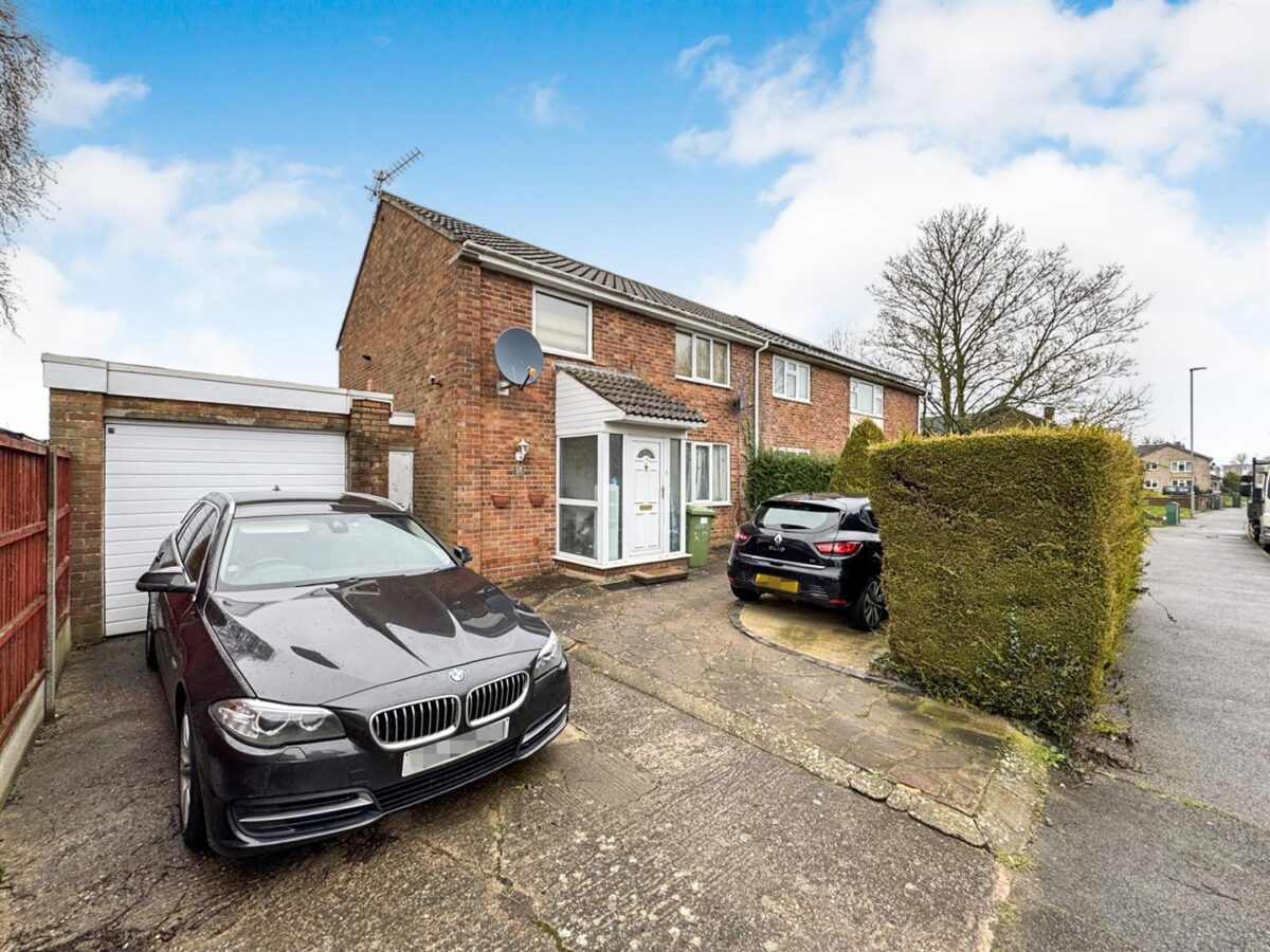 Shire Road, Corby