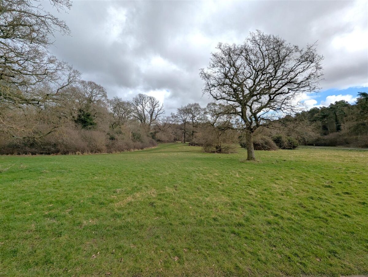 Woodnewton Way, Corby