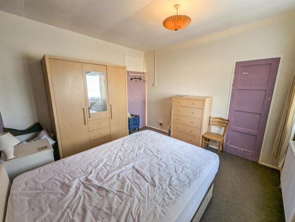 Croyde Avenue, Corby