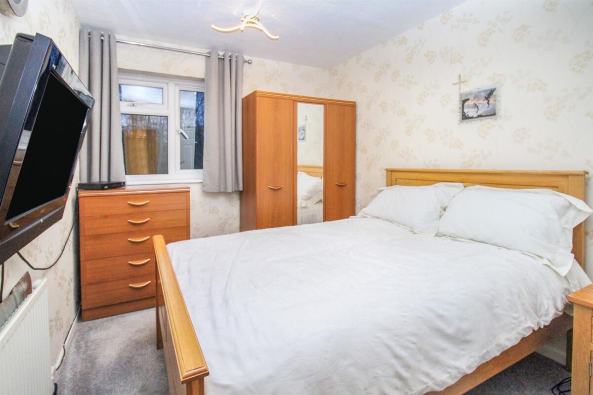 Kensington Walk, Corby