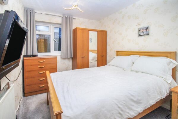 Kensington Walk, Corby
