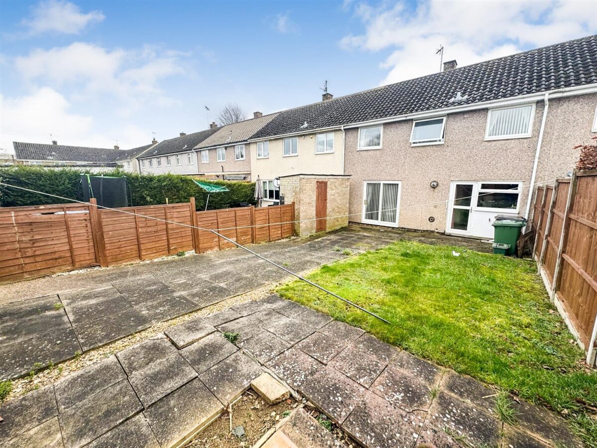Farmstead Road, Corby