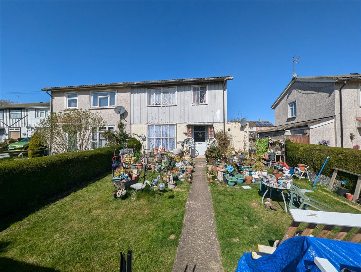 Welland Vale Road, Corby